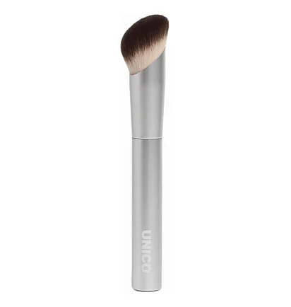 Скошений пензель Unico для консилера та коректора Blush & Contour