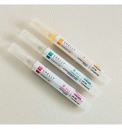 Olejek do paznokci i skórek Shelly, z ekstraktem z poziomki i witaminą E, 3 ml