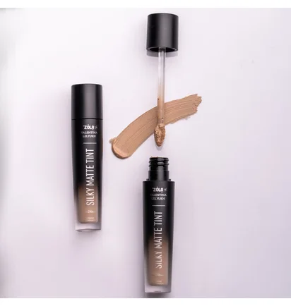 Жидкие тени для век ZOLA x Valentina Lelyukh Silky Matte Tint, Soft Beige #01