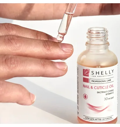 Olejek do paznokci i skórek Shelly, z ekstraktem z poziomki i witaminą E, 30 ml