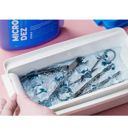 Pojemnik do sterylizacji i dezynfekcji narzędzi do manicure MicroSTOP, biały, 3 l